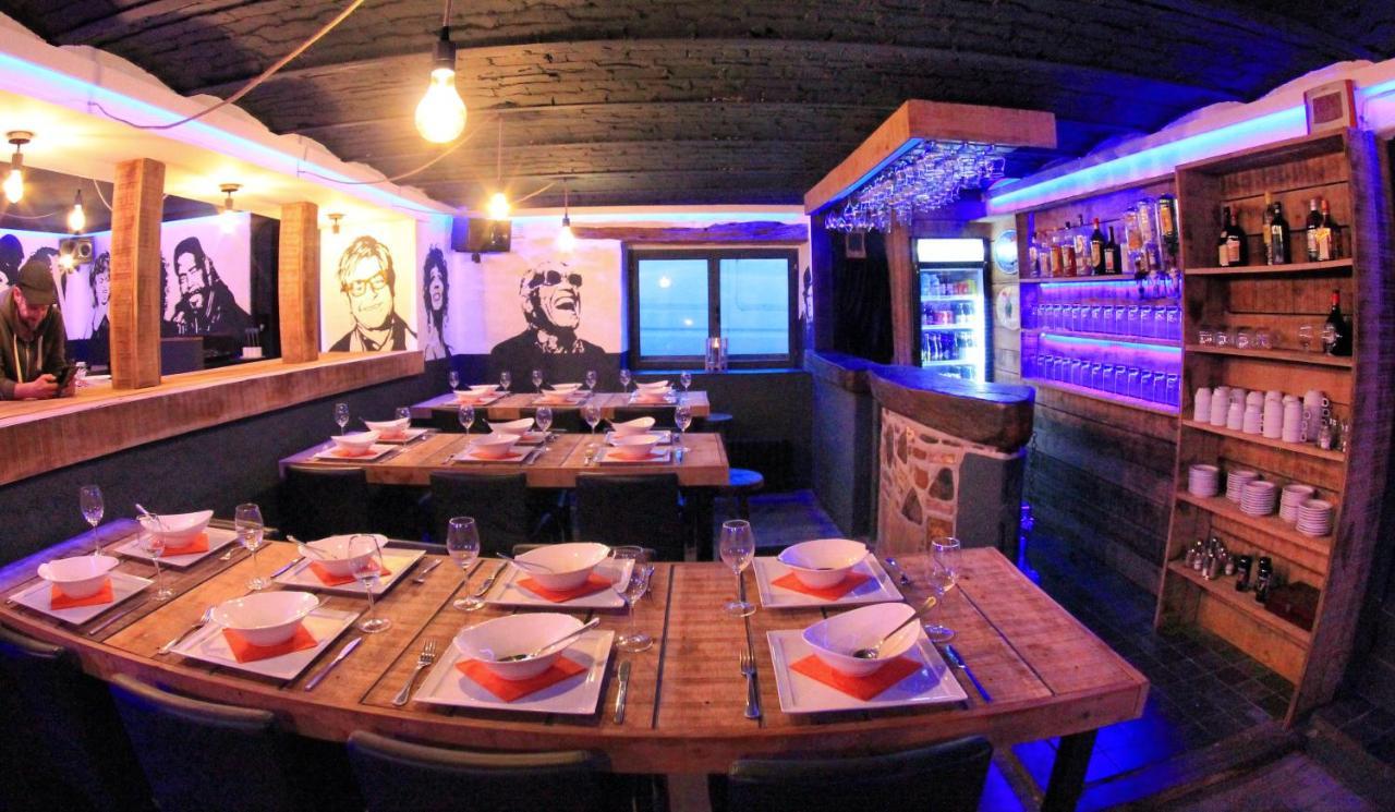 B&B Music City Wibrin Екстериор снимка